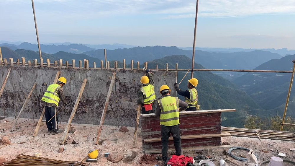 筑路修橋后，群山闊然時 ——劍閣縣下寺至利州區月壩公路項目（三個石至硝洞埡段）高質量建設側記