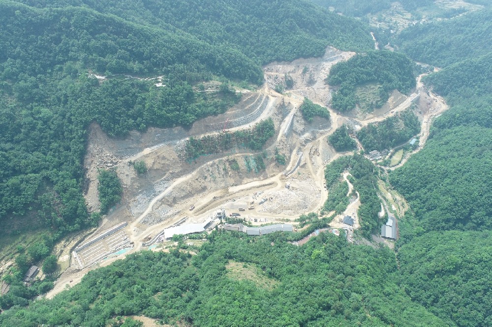 火力全開！下月路項(xiàng)目建設(shè)駛?cè)搿翱燔嚨馈?>
    			            	<div   id=